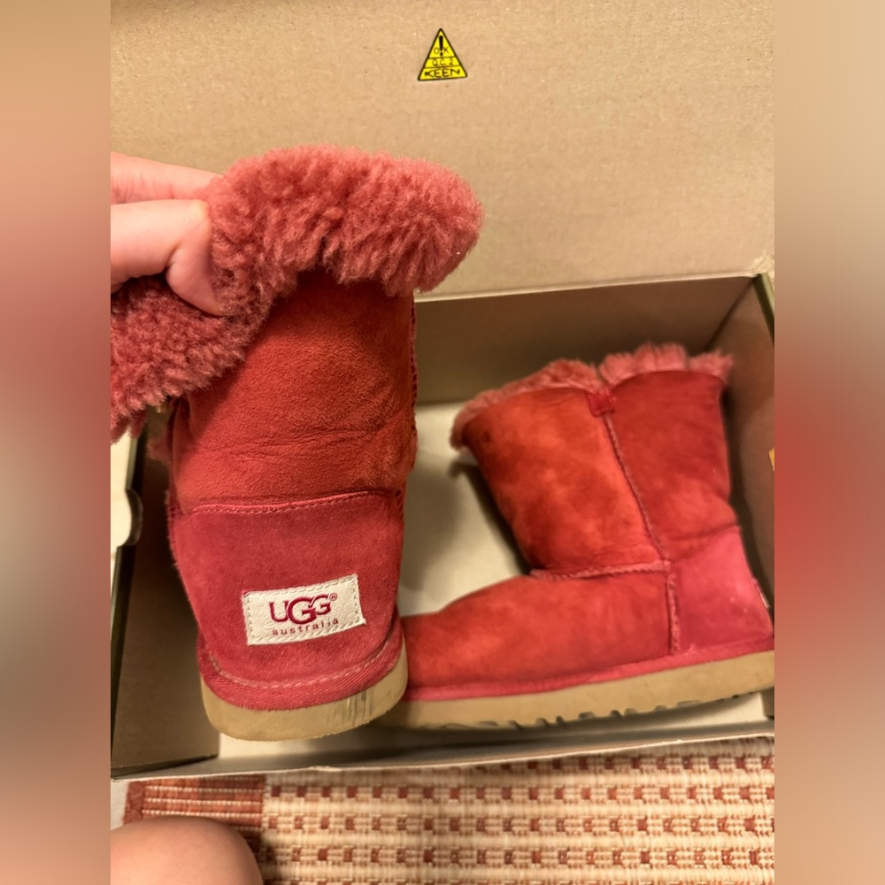 Red Uggs size 6